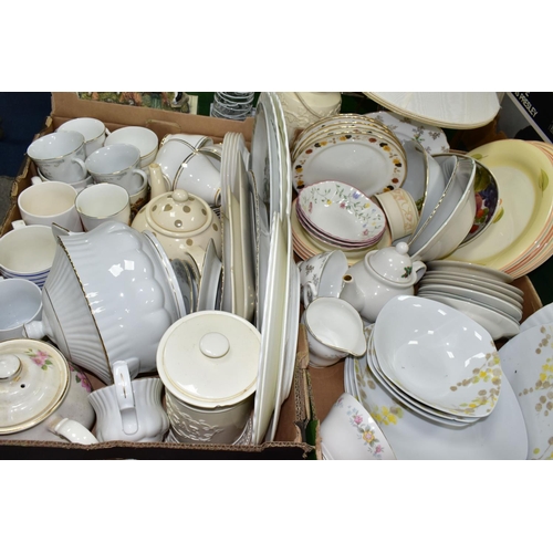 560 - SIX BOXES AND LOOSE CERAMICS, GLASS WARES AND SUNDRY ITEMS, to include a pale grey unused Mason Cash... 