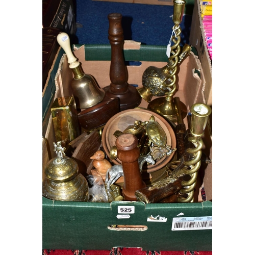 525 - ONE BOX OF BRASSWARE AND TREEN, to include an oak letter rack, brass cigarette box, ashtray, a pair ... 