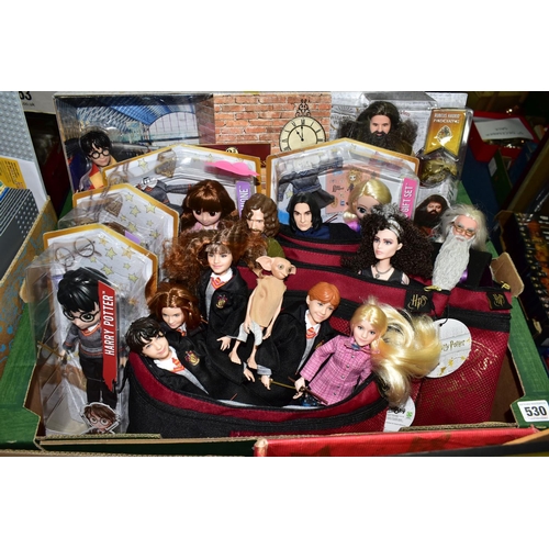 530 - A COLLECTION OF ASSORTED HARRY POTTER AND RELATED FIGURES, several still sealed in original packagin... 