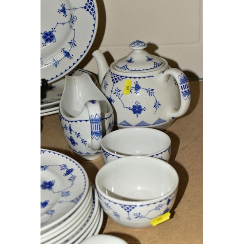 600 - A QUANTITY OF MASONS DENMARK PATTERN DINNER WARES, to include teapots, mugs, cups and saucers, break... 