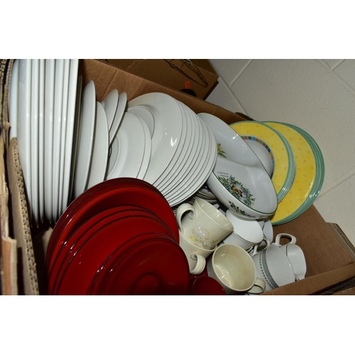 621 - THREE BOXES OF ASSORTED TEA AND DINNER WARES, to include Aynsley 'Pembroke' teapot and six mugs, Roy... 