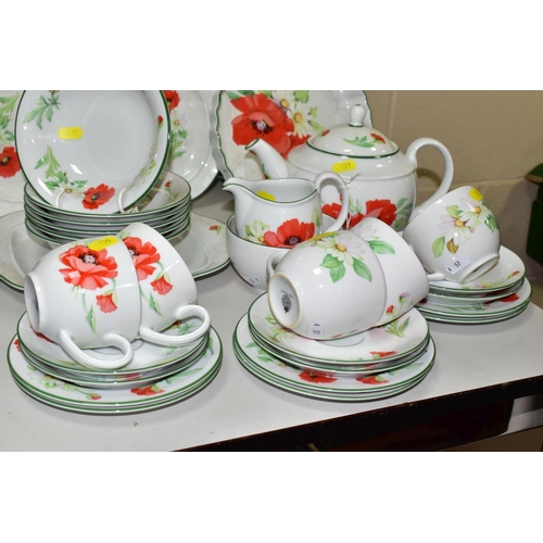 729 - A THIRTY SIX PIECE ROYAL WORCESTER 'POPPIES' PATTERN PART DINNER SERVICE, comprising tea pot and cov... 