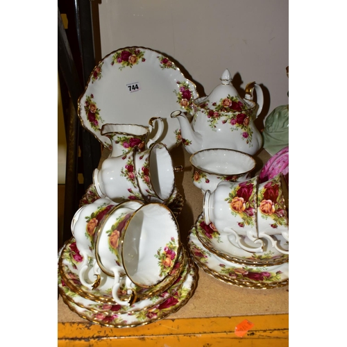 744 - ROYAL ALBERT 'OLD COUNTRY ROSES' SIX PLACE TEA SET, comprising cups, saucers, side plates, twin hand... 