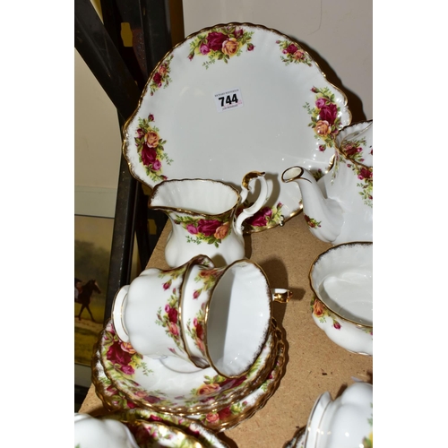 744 - ROYAL ALBERT 'OLD COUNTRY ROSES' SIX PLACE TEA SET, comprising cups, saucers, side plates, twin hand... 