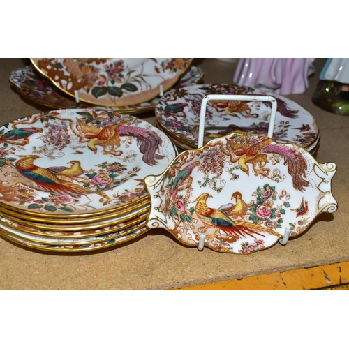 746 - ROYAL CROWN DERBY 'OLDE AVESBURY' TEA /DINNER WARES ETC, comprising twelve side plates, two twin han... 