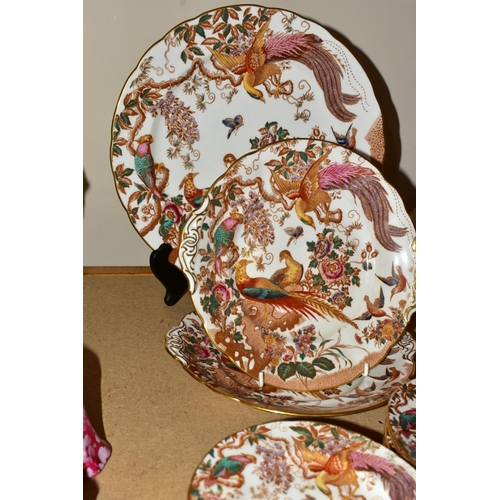 746 - ROYAL CROWN DERBY 'OLDE AVESBURY' TEA /DINNER WARES ETC, comprising twelve side plates, two twin han... 