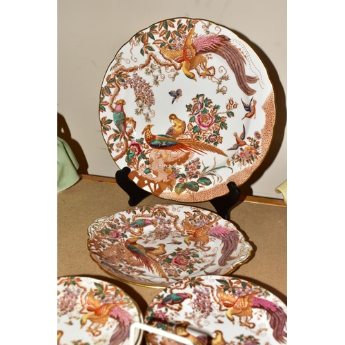 746 - ROYAL CROWN DERBY 'OLDE AVESBURY' TEA /DINNER WARES ETC, comprising twelve side plates, two twin han... 