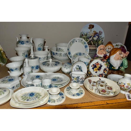 748 - A QUANTITY OF WEDGWOOD 'CLEMENTINE' GIFTWARES ETC, to include trinket boxes, pin trays, vases, bud v... 