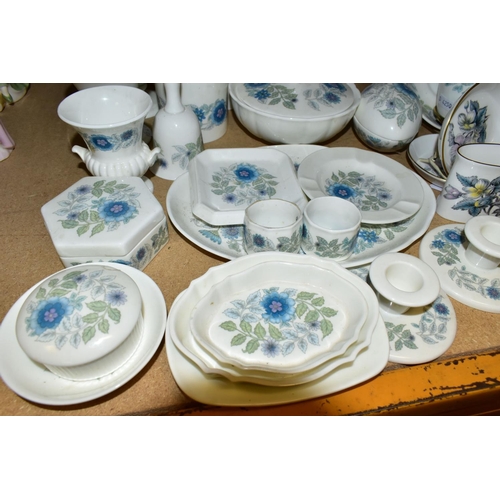 748 - A QUANTITY OF WEDGWOOD 'CLEMENTINE' GIFTWARES ETC, to include trinket boxes, pin trays, vases, bud v... 