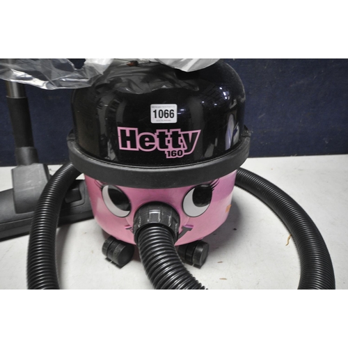 1066 - A NUMATIC HETTY 160 VACUUM CLEANER (PAT pass and working)