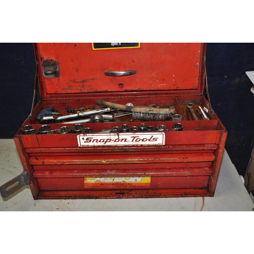 1072 - A MECHANICS TOOLBOX BADGED SNAP ON TOOLS containing Halfords and other metric sockets, rachets, span... 