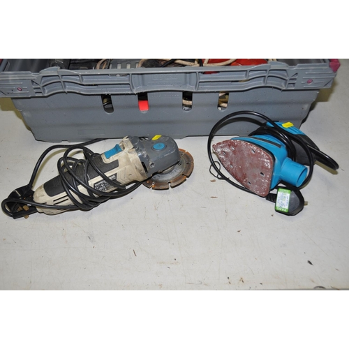 1076 - A TRAY CONTAINING POWER TOOLS including a Wickes Hammer Drill, a MacAllister Angle Grinder, a Tilswa... 