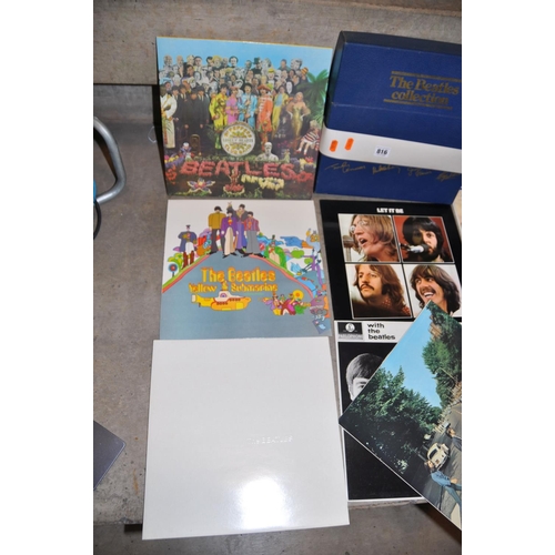 816 - THE BEATLES COLLECTION BOX SET with 12 LPs in near mint condition ( Rarities not present) in an exce... 