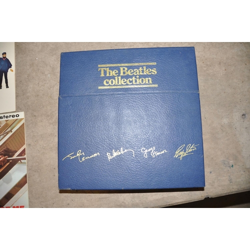 816 - THE BEATLES COLLECTION BOX SET with 12 LPs in near mint condition ( Rarities not present) in an exce... 