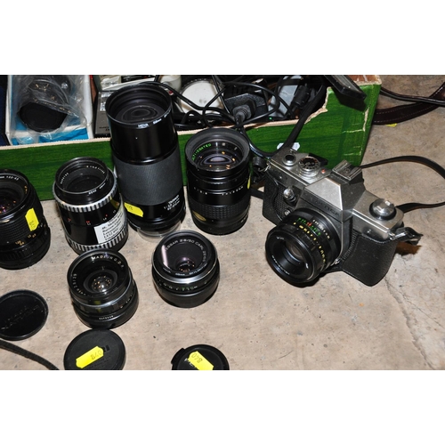 840 - A TRAY CONTAINING CAMERAS AND ACCESSORIES including a Pentax S1a film SLR camera fitted with a Super... 