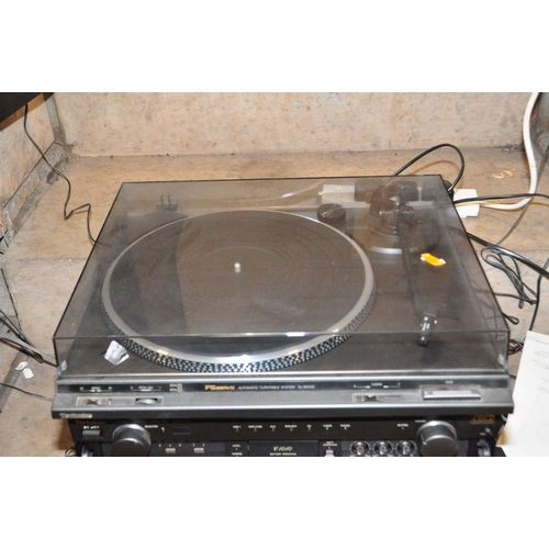 877 - A TECHNICS SL-BD22D AUTOMATIC TURNTABLE SYSTEM in grey with smoked plexiglass lid and P34 cartridge ... 