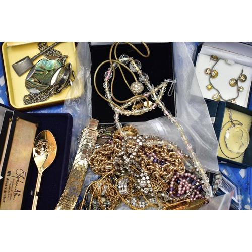 105 - A SELECTION OF COSTUME JEWELLERY, to include a miniature portrait brooch signed to reverse 'hand pai... 