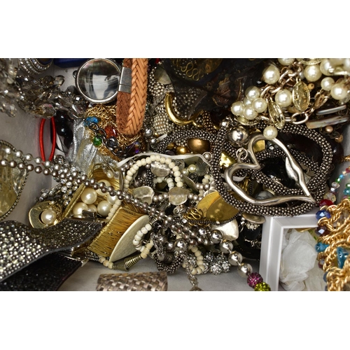 110 - A BOX OF SILVER AND COSTUME JEWELLERY, to include a silver collar necklace with a hammer effect deta... 