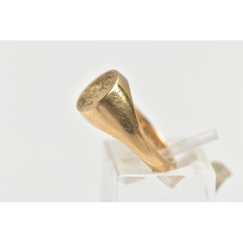 46 - A 9CT YELLOW GOLD INTAGLIO SIGNET RING, of an oval form, engraved intaglio to the centre, to a polis... 