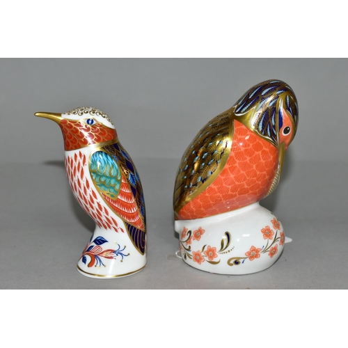 368 - TWO ROYAL CROWN DERBY PAPERWEIGHTS, comprising Kingfisher height 11cm, and Hummingbird height 10cm, ... 