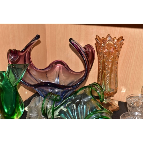 390 - A GROUP OF CUT CRYSTAL AND OTHER GLASS WARES, to include a Stuart Crystal mallet form decanter and e... 