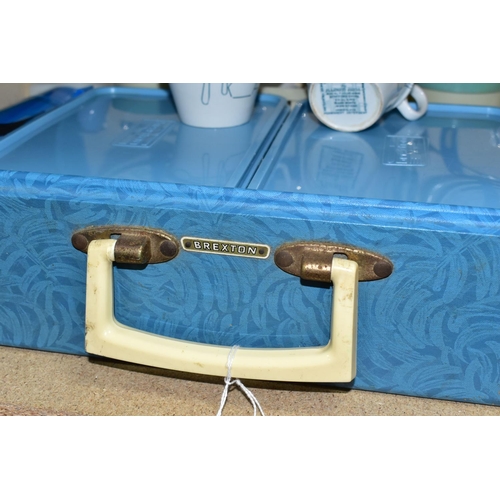 426 - A VINTAGE BREXTON FOUR PERSON PICNIC HAMPER WITH BARKER BROS 'FIESTA' TEAWARES, the blue printed cas... 