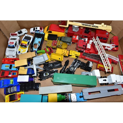 435 - A QUANTITRY OF UNBOXED AND ASSORTED HORNBY DUBLO MODEL RAILWAY ITEMS, to include class 8F No.48158, ... 