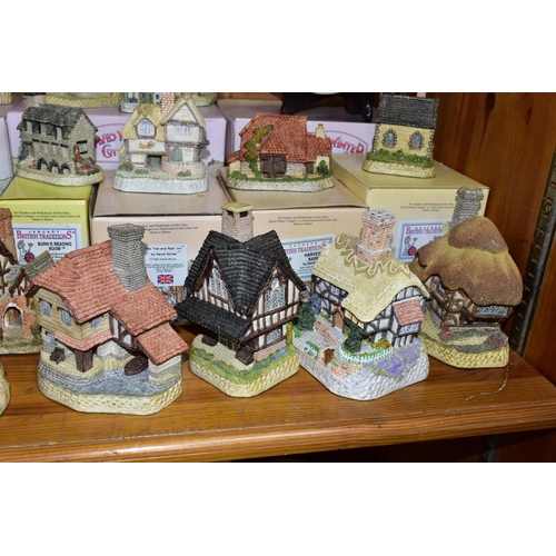 451 - A COLLECTION OF THIRTY NINE DAVID WINTER LIMITED COTTAGES AND A DAVID WINTER COLLECTORS GUILD PLAQUE... 