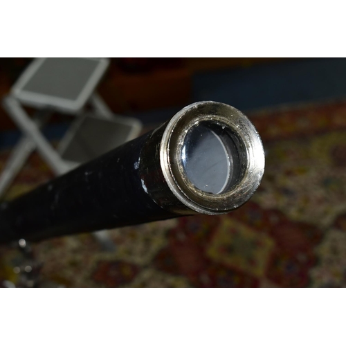 501 - A MODERN TELESCOPE IN NEED OF ATTENTION, on a tripod base (1) (Condition report: missing parts, will... 