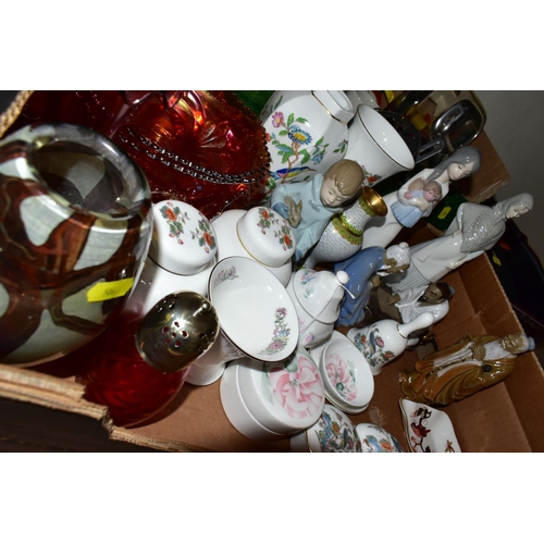 506 - TWO BOXES OF CERAMICS, GLASS AND SUNDRY ITEMS ETC, to include a unmarked Mdina vase, cranberry glass... 