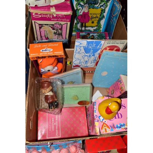 559 - A QUANTITY OF ASSORTED VINTAGE DOLLS AND ACCESSORIES ETC., to include part used Sindy In Town cut-ou... 