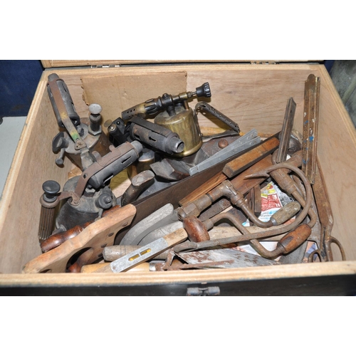 1054 - A WOODEN TOOLBOX CONTAINING TOOLS, including four Brass blow lamps by Max Sievert, Veritas and Blado... 