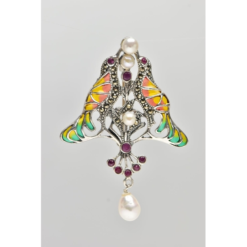 10 - A PLIQUE A JOUR PENDANT BROOCH, a white metal art nouveau style brooch, designed as two birds, with ... 