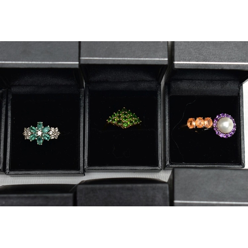 100 - ASSORTED GEM SET RINGS, twenty one colourful gem set dress rings all set in white and yellow metal, ... 