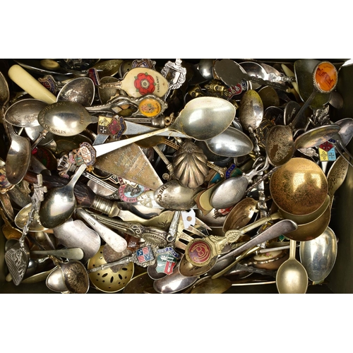 111 - A BOX OF ASSORTED COLLECTABLE TEASPOONS AND A CASED SET OF DESSERT SPOONS, various EPNS, silver plat... 