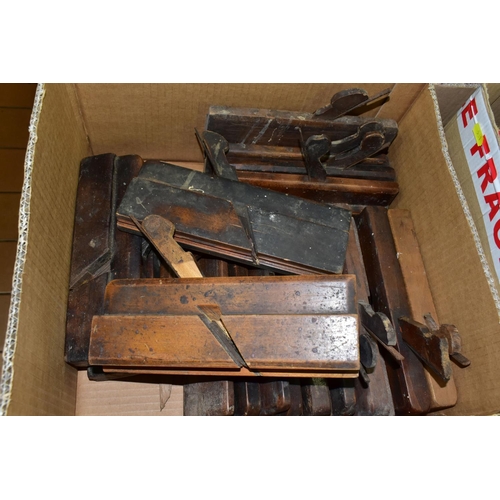 532 - Eighteen Vintage Wooden moulding Planes (1 box)