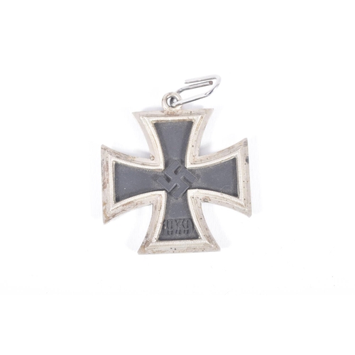 231 - A WW2 SILVER KNIGHTS CROSS OF THE IRON CROSS, the cross is clearly marked under the ring L/12 indica... 