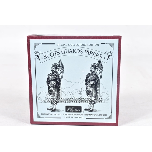 18 - SEVEN BRITAINS SCOTS GUARDS PIPERS FIGURE SETS, No.40210, all appear complete and in good condition,... 