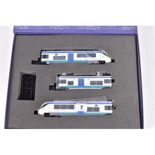 7 - A BOXED VI TRAINS HO GAUGE TRENITALIA TRENO ME MINUETTO THREE CAR ARTICULATED ELECTRIC RAILCAR SET, ... 