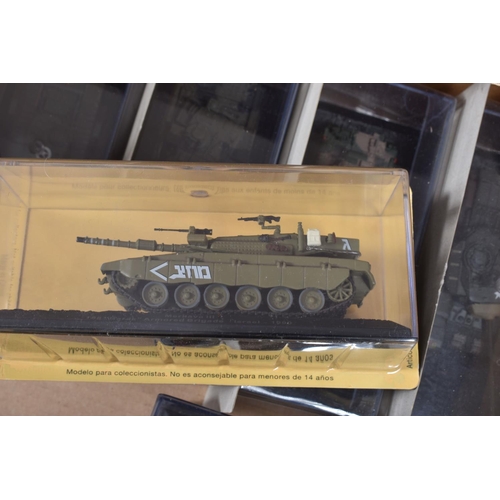 80 - A QUANTITY OF BOXED AND UNBOXED MODERN DIECAST AND PLASTIC MILITARY MODELS, to include a number of m... 