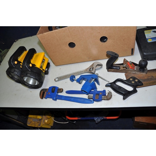 1064 - A TRAY CONTAINING TOOLS including a Workzone Soldering Gun, a Stanley Glue Gun, two torches, a clamp... 