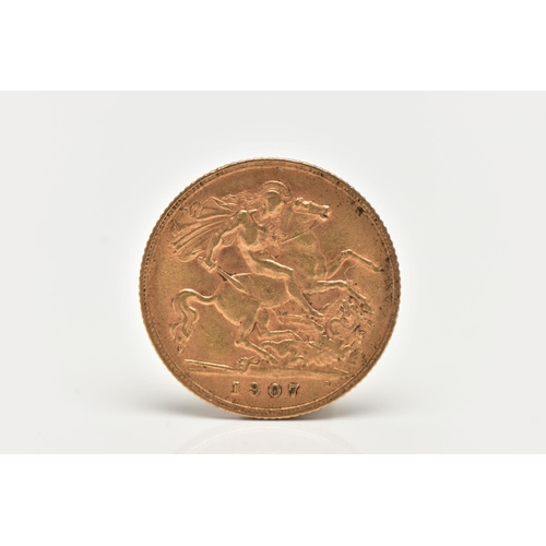 144 - AN EDWARDIAN HALF GOLD SOVEREIGN COIN, depicting Edward VII to the obverse, George and the Dragon to... 