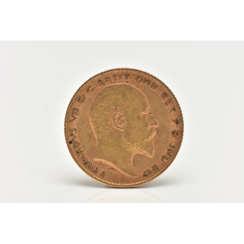 144 - AN EDWARDIAN HALF GOLD SOVEREIGN COIN, depicting Edward VII to the obverse, George and the Dragon to... 