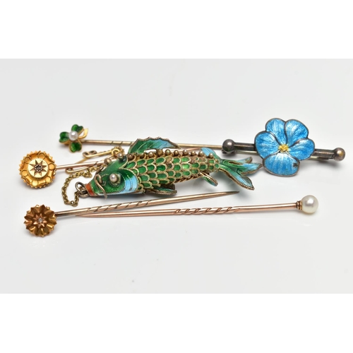 38 - SIX ITEMS OF JEWELLERY, to include an articulated enamel fish, a blue enamel flower bar brooch, a pe... 