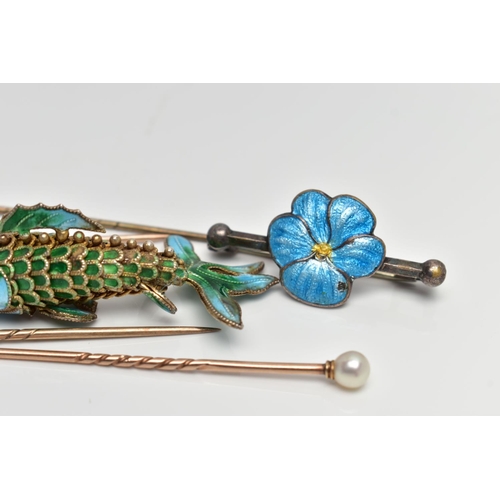 38 - SIX ITEMS OF JEWELLERY, to include an articulated enamel fish, a blue enamel flower bar brooch, a pe... 