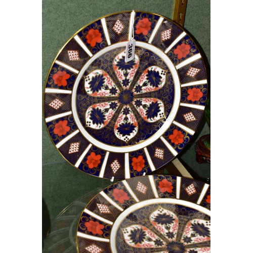 366 - A PAIR OF ROYAL CROWN DERBY IMARI 1128 DINNER PLATES, diameter 26.5cm (2) (Condition report: both ma... 