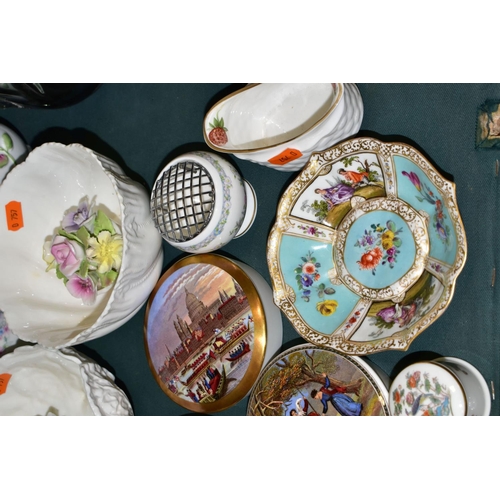 376 - A GROUP OF CERAMICS, to include six limited edition Coalport reproduction pot lids and bases numbere... 