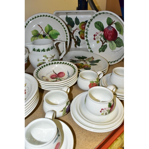 388 - A QUANTITY OF PORTMEIRION DINNER WARES, comprising a large Summer Strawberries bowl (badly cracked a... 