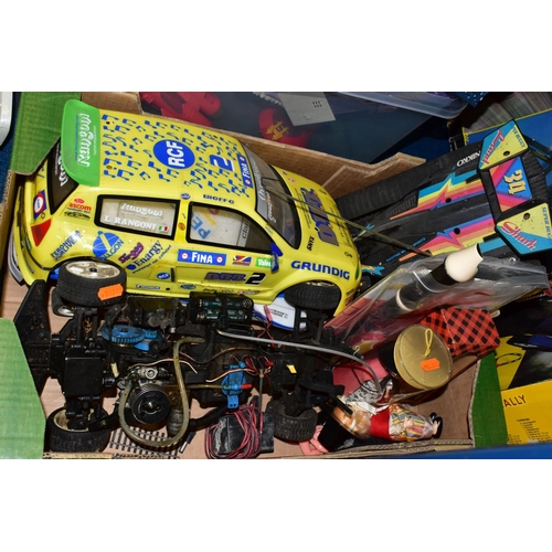 423 - TWO BOXES AND LOOSE VINTAGE TOYS, mainly 1980s/90s, to include boxed Tyco Racing Grand Prix and Dard... 