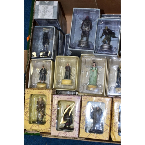 461 - EAGLEMOSS BOXED AS NEW LORD OF THE RINGS LEAD CHESS FIGURINES and collectable figures, to include th... 